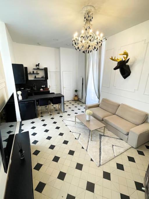 Appartement Romantique Jacuzzi, Au Chateau A 30 Min De Paris à Limay Extérieur photo